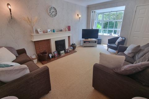 4 bedroom detached house for sale, Sycamore Grove, Southam, CV47