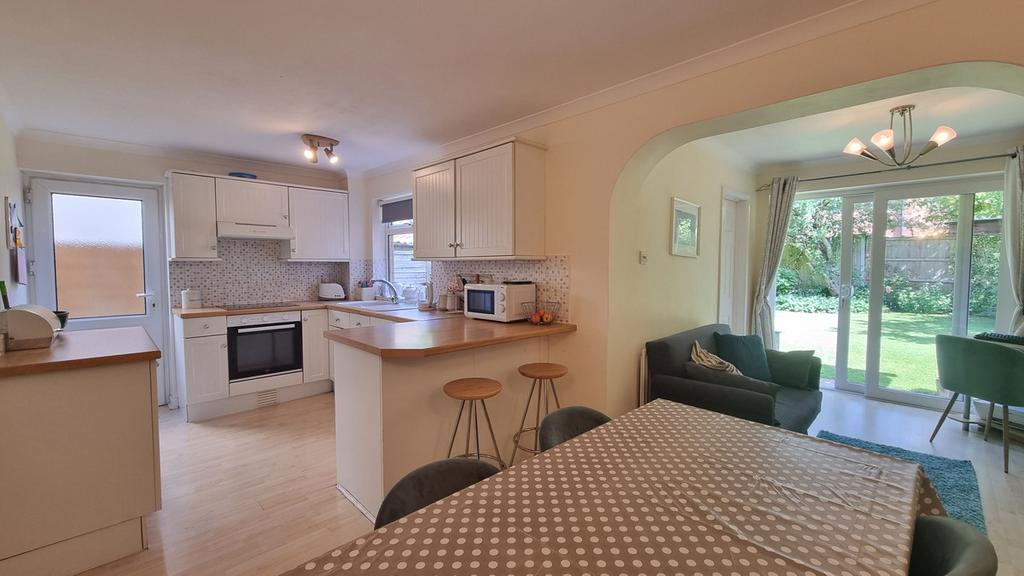 Sycamore Grove, Southam, CV47 4 bed detached house for sale £355,000