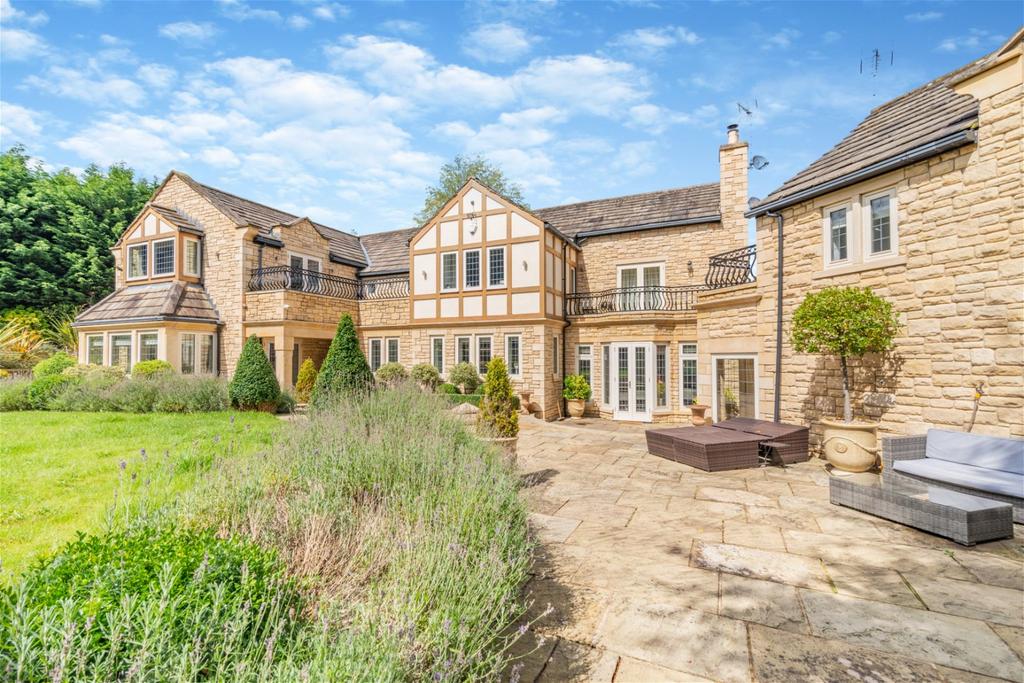 Linton, Northgate Lane, Wetherby, West Yorkshire, LS22 6 bed detached