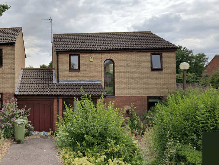 Crownhill, MK8 3 bed end of terrace house £1,400 pcm (£323 pw)