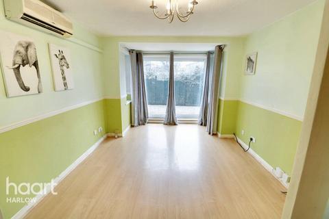 2 bedroom flat for sale, Amberry Court, Harlow