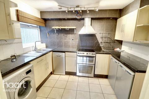 2 bedroom flat for sale, Amberry Court, Harlow