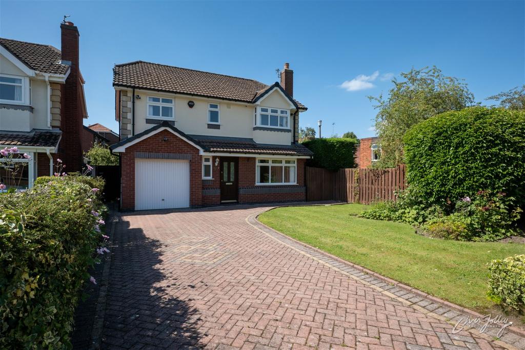 Eyam Road, Hazel Grove, Stockport SK7 6HP 4 bed detached house for sale