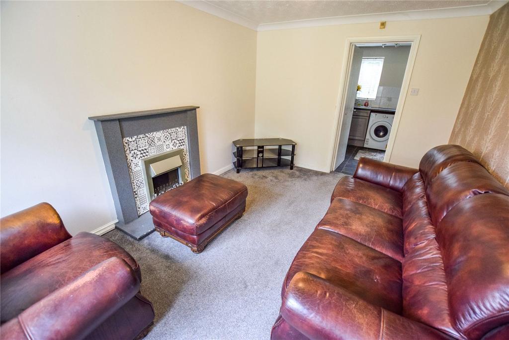 Sutherland Street, Winton, Eccles, M30 2 bed semidetached house £875