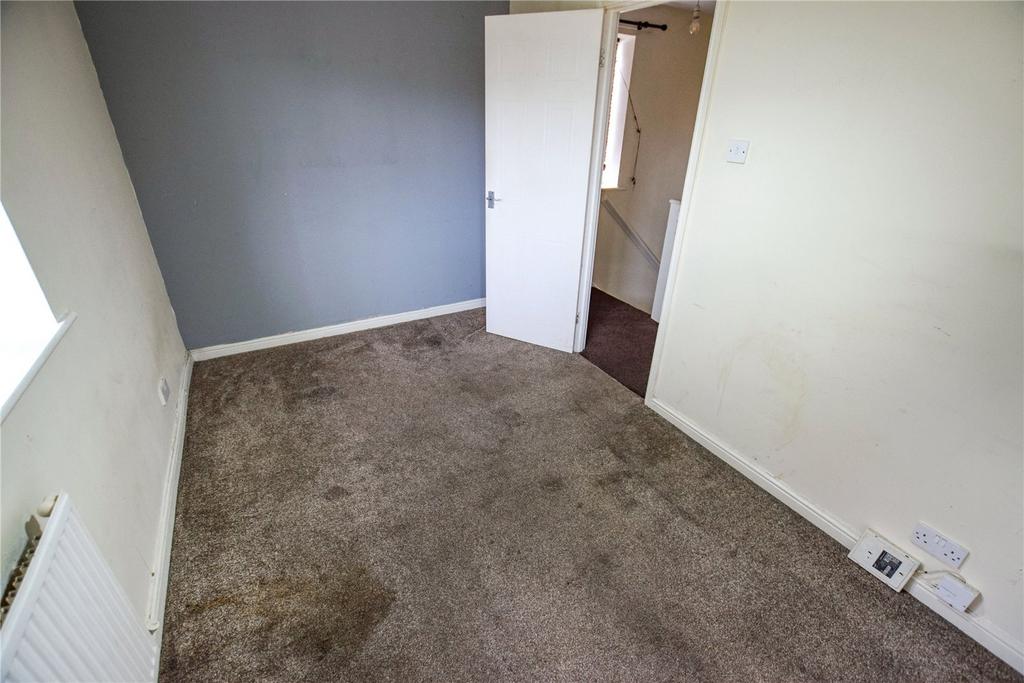 Sutherland Street, Winton, Eccles, M30 2 bed semidetached house £875