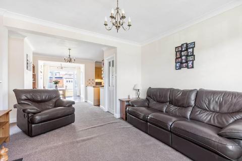 16 Templecombe Way, Morden, SM4 4JG