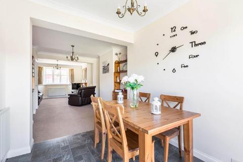 16 Templecombe Way, Morden, SM4 4JG