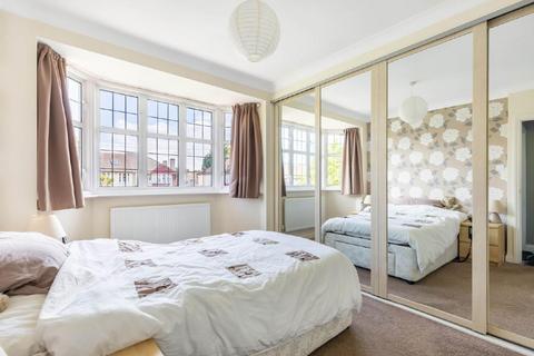 16 Templecombe Way, Morden, SM4 4JG