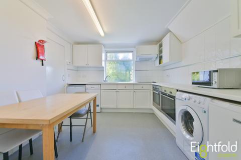 6 bedroom terraced house to rent, Milner Road, Brighton, East Sussex