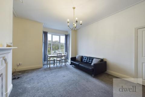 2 bedroom flat to rent, Oakwood Avenue, Roundhay, Leeds, LS8