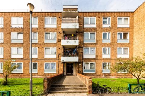 4 bedroom flat to rent, Somerford Grove Estate, Stoke Newington