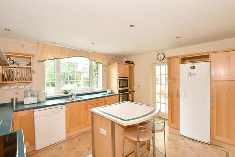3 bedroom detached house for sale, St. Swithun's Close, East Grinstead, West Sussex
