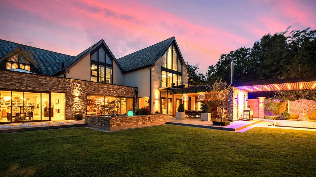 Rugby Road, South Kilworth, LE17 6DN 6 bed detached house for sale £