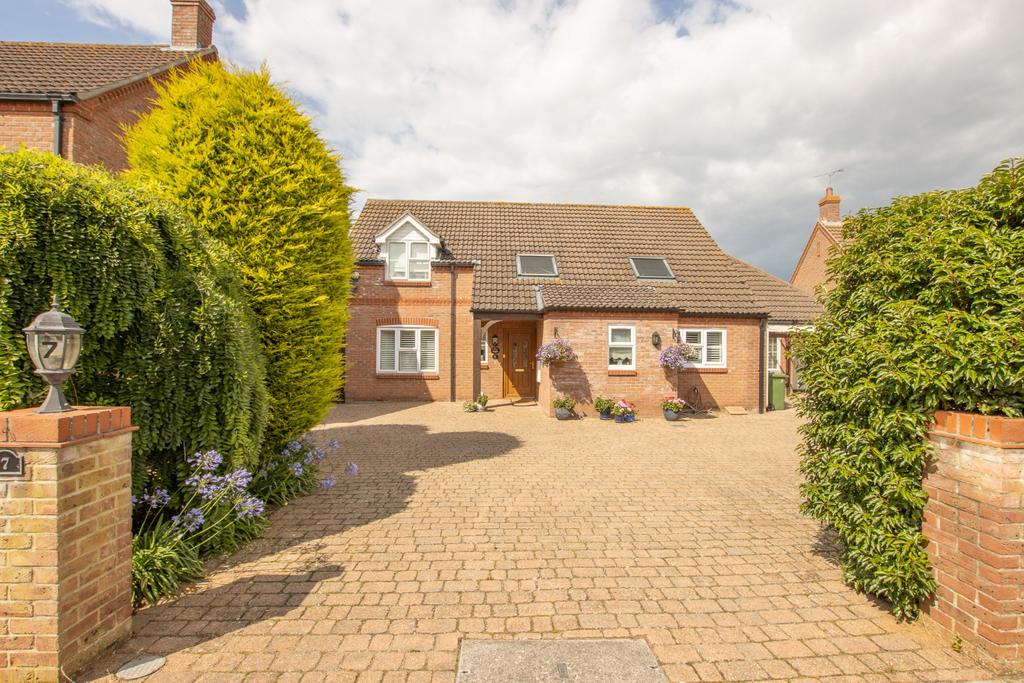 Brenda Collison Close, Dersingham 5 bed detached house for sale £625,000