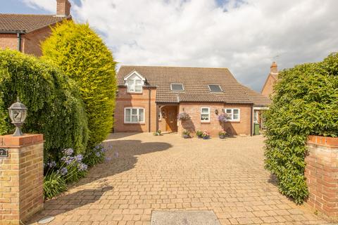 5 bedroom detached house for sale, Brenda Collison Close, Dersingham