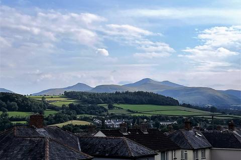 1 Bryn De Winton, Brecon, LD3 9HL