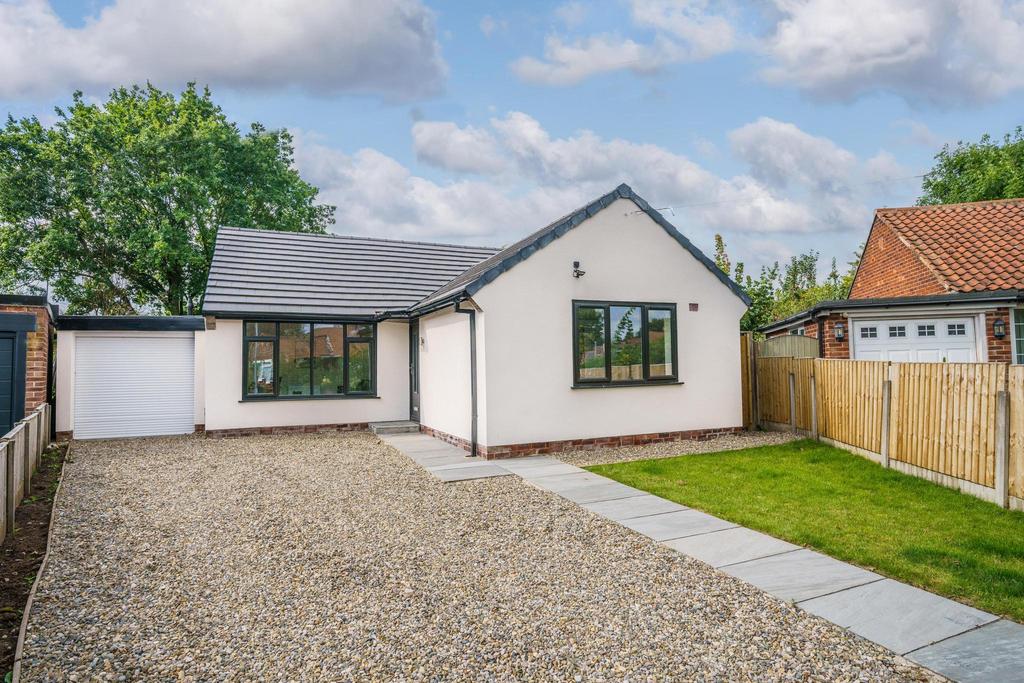 Parkgate, Knutsford 3 bed detached bungalow for sale £475,000