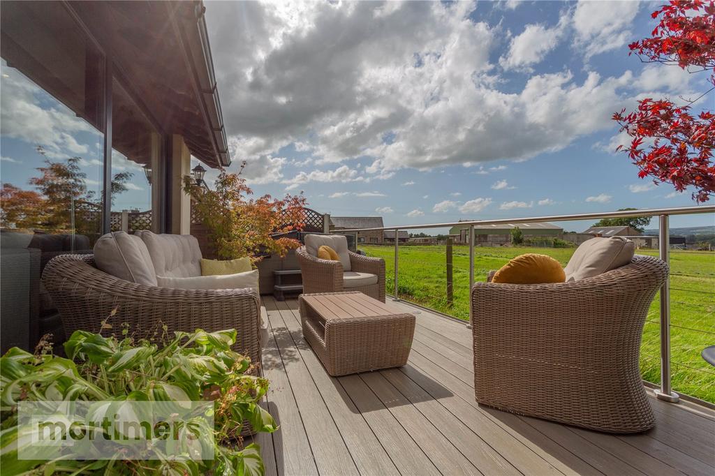 Rear Garden/Decking