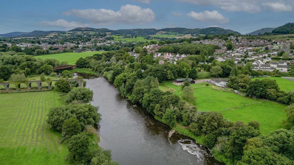Redbrook Road, Monmouth 4 bed detached house for sale £865,000
