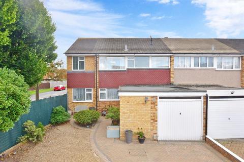 30 Stansted Close, Hornchurch, RM12 5PT
