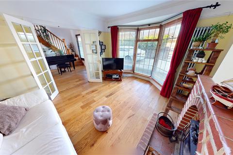 4 bedroom bungalow for sale - Woolifers Avenue, Corringham, Essex, SS17