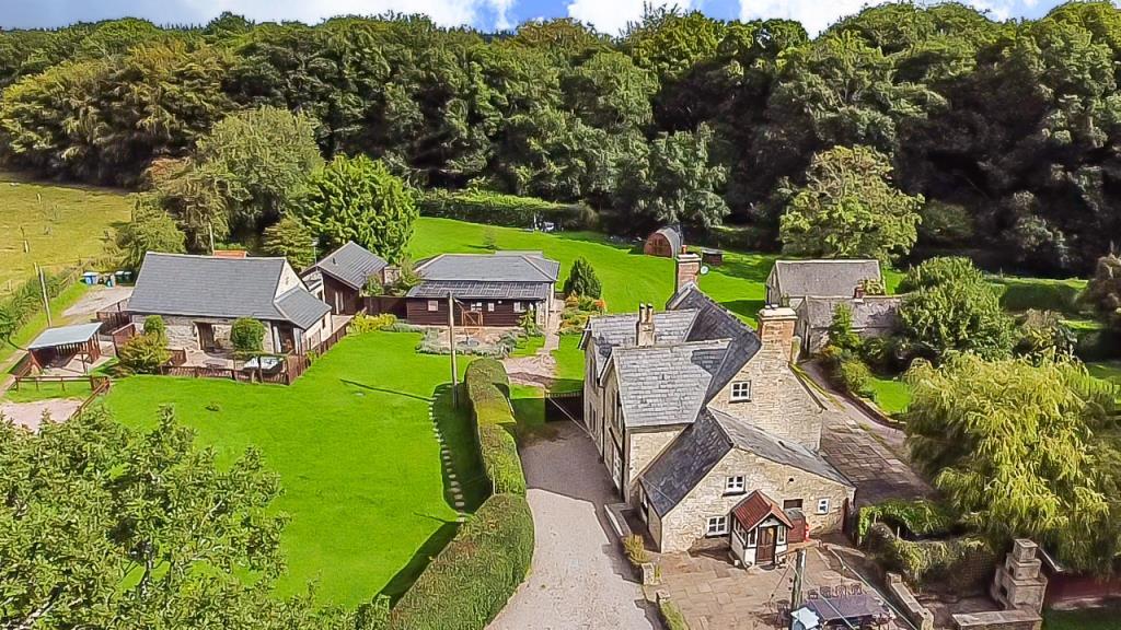 Forest of Dean, Gloucestershire, GL16 5 bed detached house for sale £