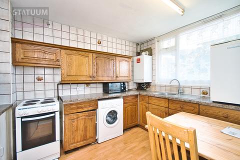 4 bedroom maisonette to rent, Harpley Square, Bethnal Green, Mile End, London, E1