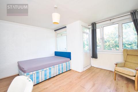 4 bedroom maisonette to rent, Harpley Square, Bethnal Green, Mile End, London, E1