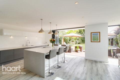 42 Elm Grove, Thorpe Bay, Southend-on-sea, SS1 3EZ