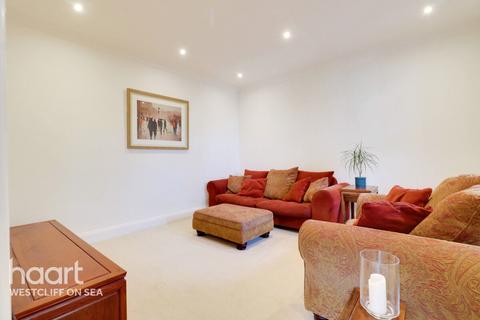 42 Elm Grove, Thorpe Bay, Southend-on-sea, SS1 3EZ