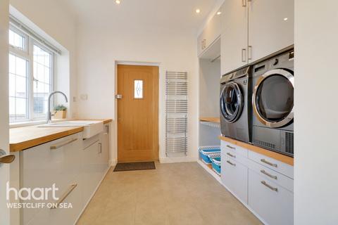 42 Elm Grove, Thorpe Bay, Southend-on-sea, SS1 3EZ