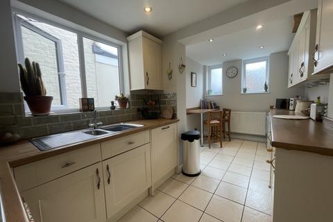 29 Ebrington Road, Exeter, EX2 8JS