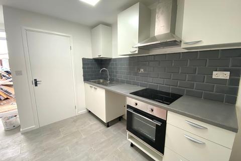 Studio to rent, 262 Kingston Road Ilford IG1 1PG