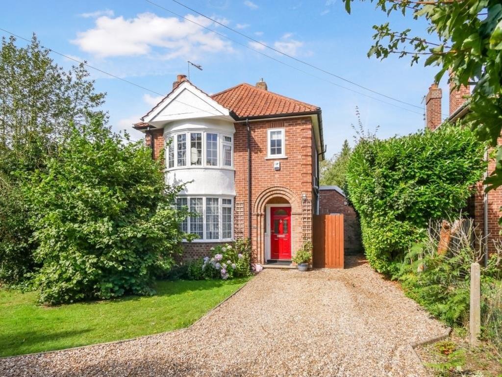 Ipswich Road, Holbrook 4 bed detached house for sale £525,000