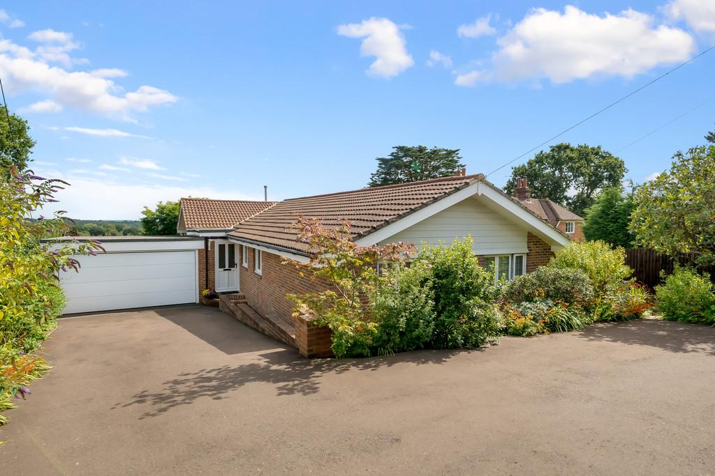 Cross In Hand, Heathfield 3 bed detached bungalow for sale £600,000
