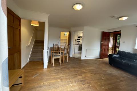 2 bedroom semi-detached house to rent, Friars Mead, E14 3JZ