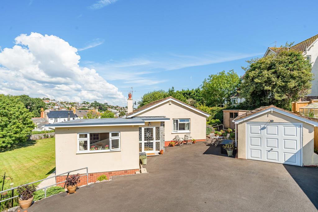 West Cliff Road, Dawlish 4 bed detached bungalow £550,000