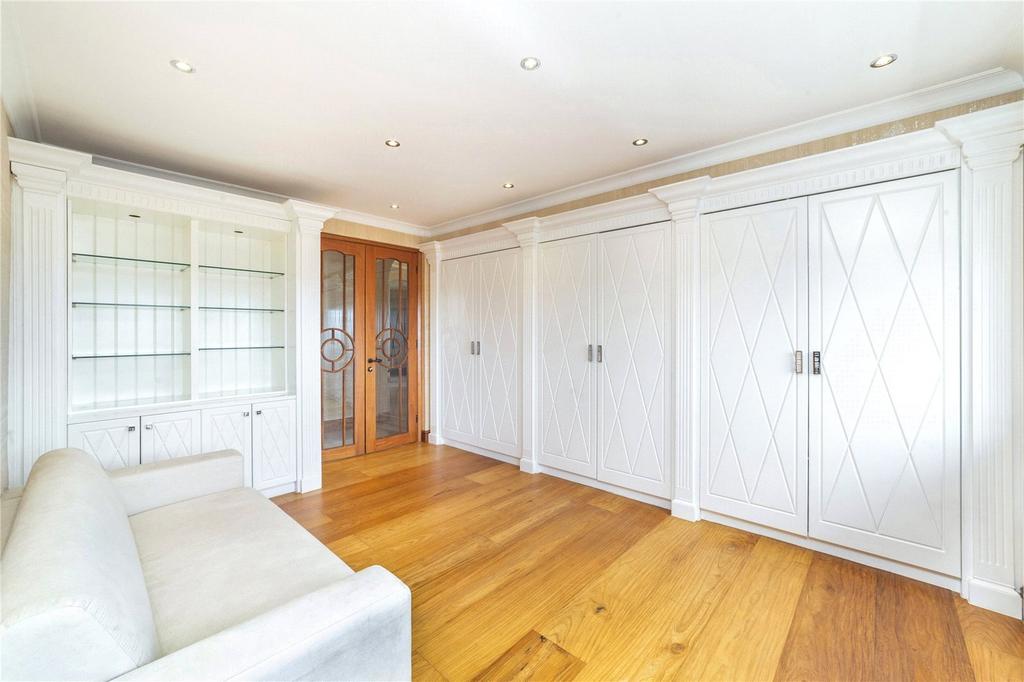 Apartment in London - View 5