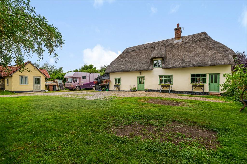 Yaxley, Eye, IP23 8DA 4 bed equestrian property for sale £675,000