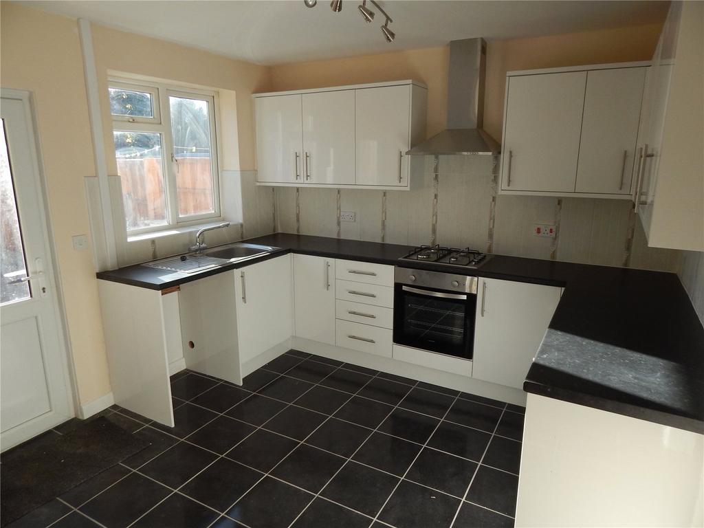 Mosswood Street, CANNOCK... 3 bed semidetached house £850 pcm (£196 pw)