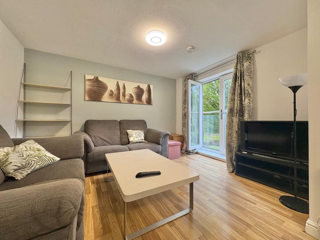 Apartment in Leeds - View 3
