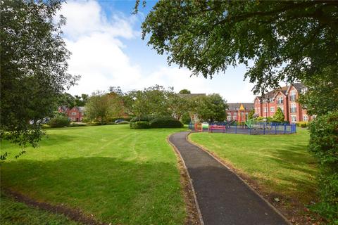 2 bedroom flat for sale - Riding Close, Sale, Greater Manchester, M33