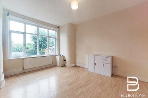 Studio to rent, Glossop Road, South Croydon