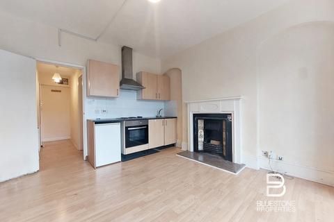 Studio to rent, Glossop Road, South Croydon