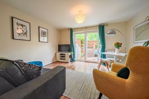 25 Foxglove Path, London, SE28 0LR