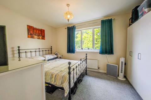 25 Foxglove Path, London, SE28 0LR