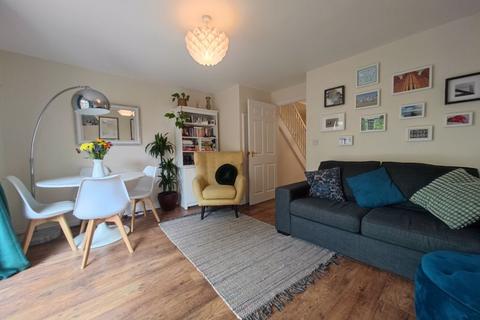 25 Foxglove Path, London, SE28 0LR