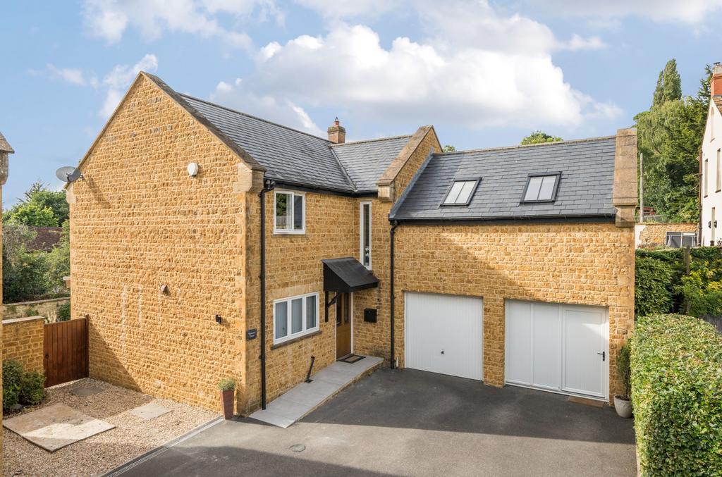 Station Road, Ilminster, Somerset, TA19 4 bed detached house for sale £595,000