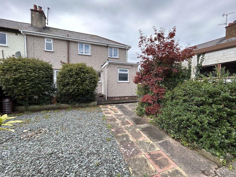 Walton Crescent, Llandudno Junction 3 bed semidetached house £165,000