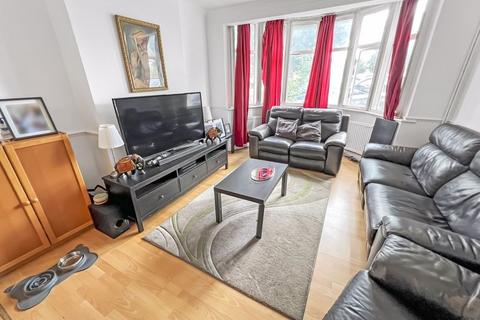 6 bedroom semi-detached house for sale, Great West Road, Hounslow, TW5